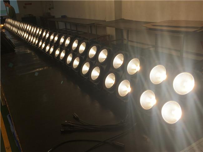 Açı ayarlayın LED Strobe Işıklar 4 ADET 100 Watt Soğuk Beyaz Güç AC 110 V-240 V Gerilim